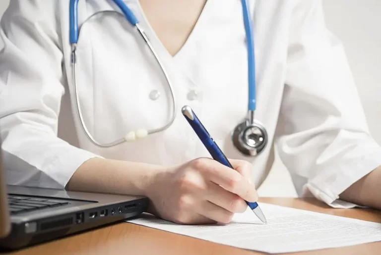 Top-Notch Nursing Essay Topics to Write About