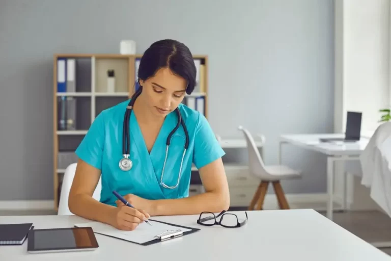 Reflective Nursing Essay Writing Guide With Examples